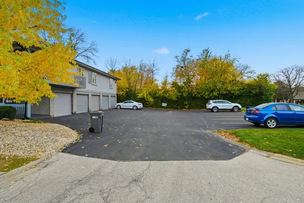 $2,400 | 15700 86th Avenue, Unit 104, Orland Park, IL 60462