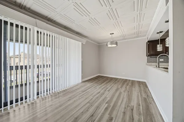 $2,400 | 15700 86th Avenue, Unit 104, Orland Park, IL 60462