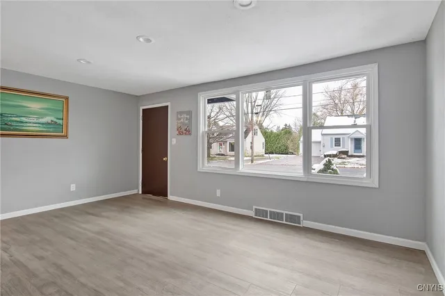 $249,900 | 201 Orchard Drive West, Salina, NY 13212