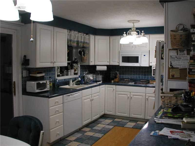 105 Coverdale Road Butler, PA 16001 - Photo 8 of 25 Kitchen.