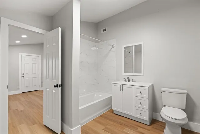 $1,765 | 915 Avenue East, Rosenberg, TX 77471