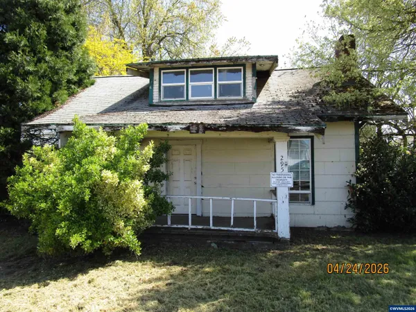 $202,547 | 295 South 3rd Street, Harrisburg, OR 97446