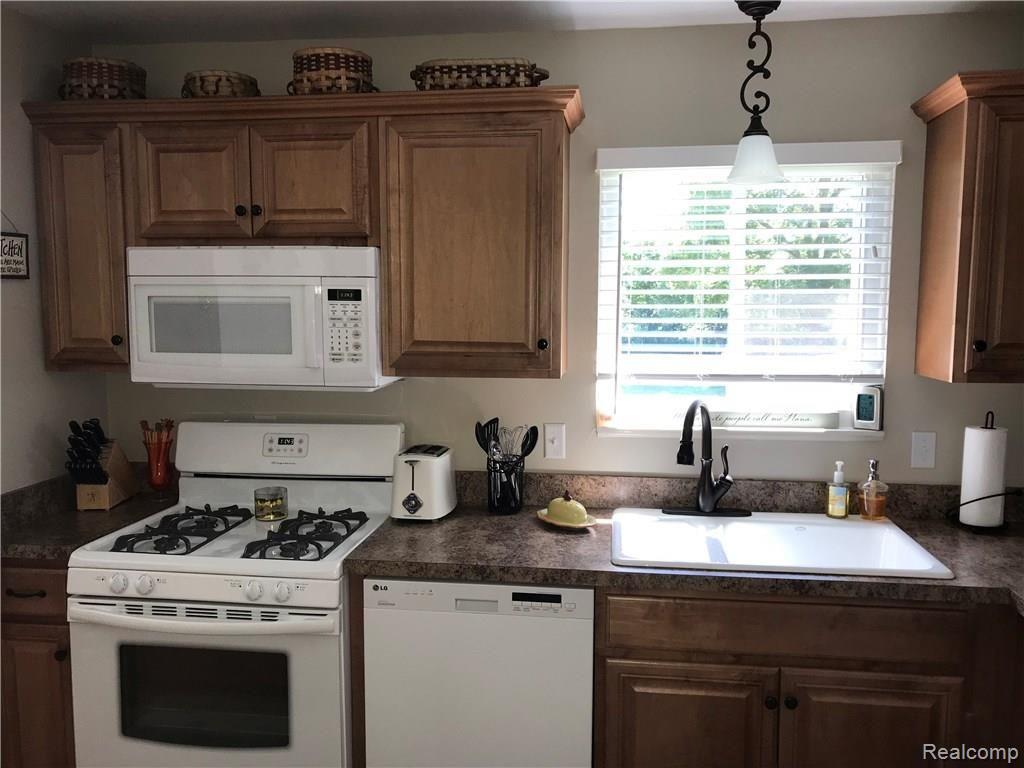 15305 Lobdell Road Linden, MI 48451 - Photo 10 of 37 IMG_4054.JPG