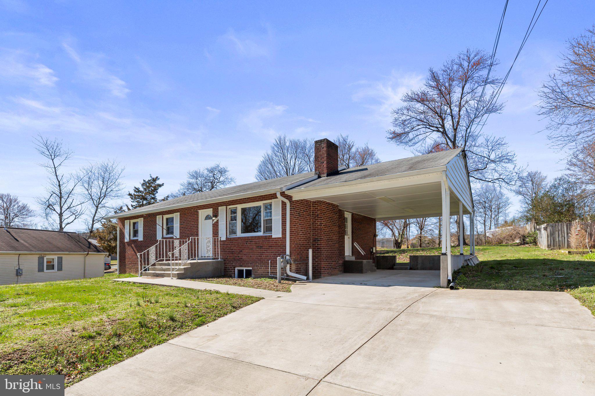 4139 Anderson Road Triangle, VA 22172 - Photo 5 of 37 Concrete driveway