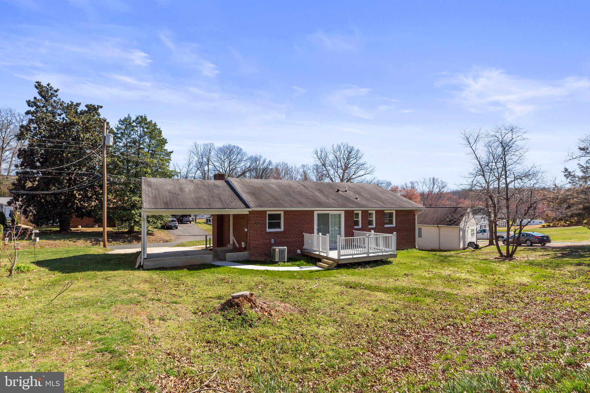 4139 Anderson Road Triangle, VA 22172 - Photo 6 of 37 Spacious rear yard
