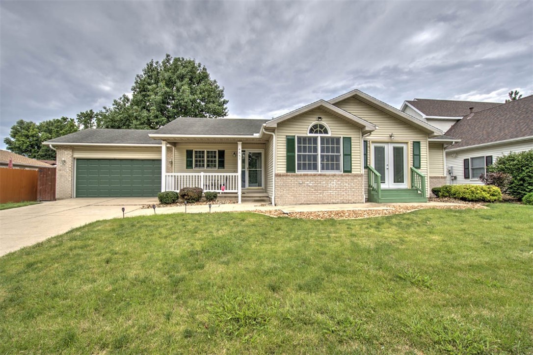 4651 North MacArthur Road Decatur, IL 62526 - Photo 1 of 27