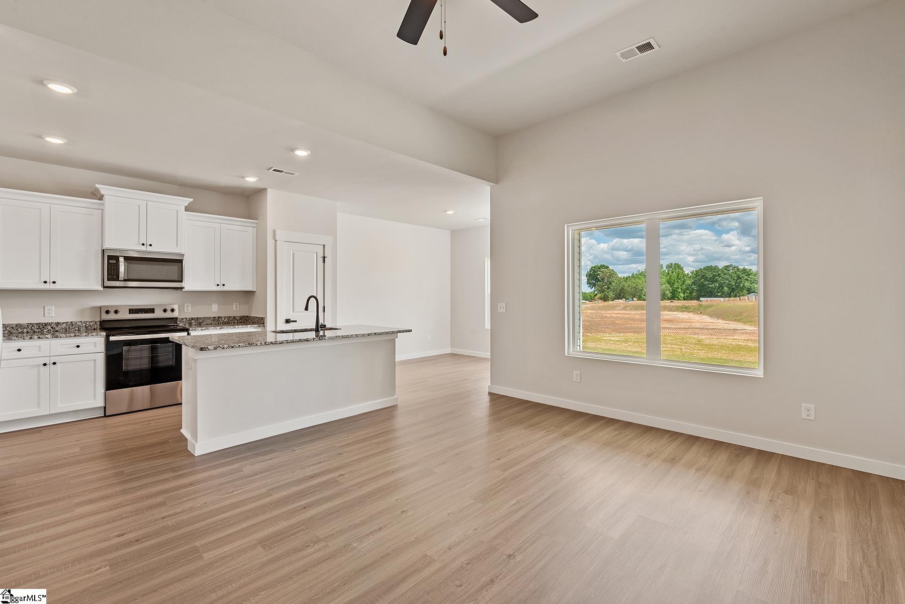 1208 Crested Iris Street Moore, SC 29369 - Photo 4 of 19