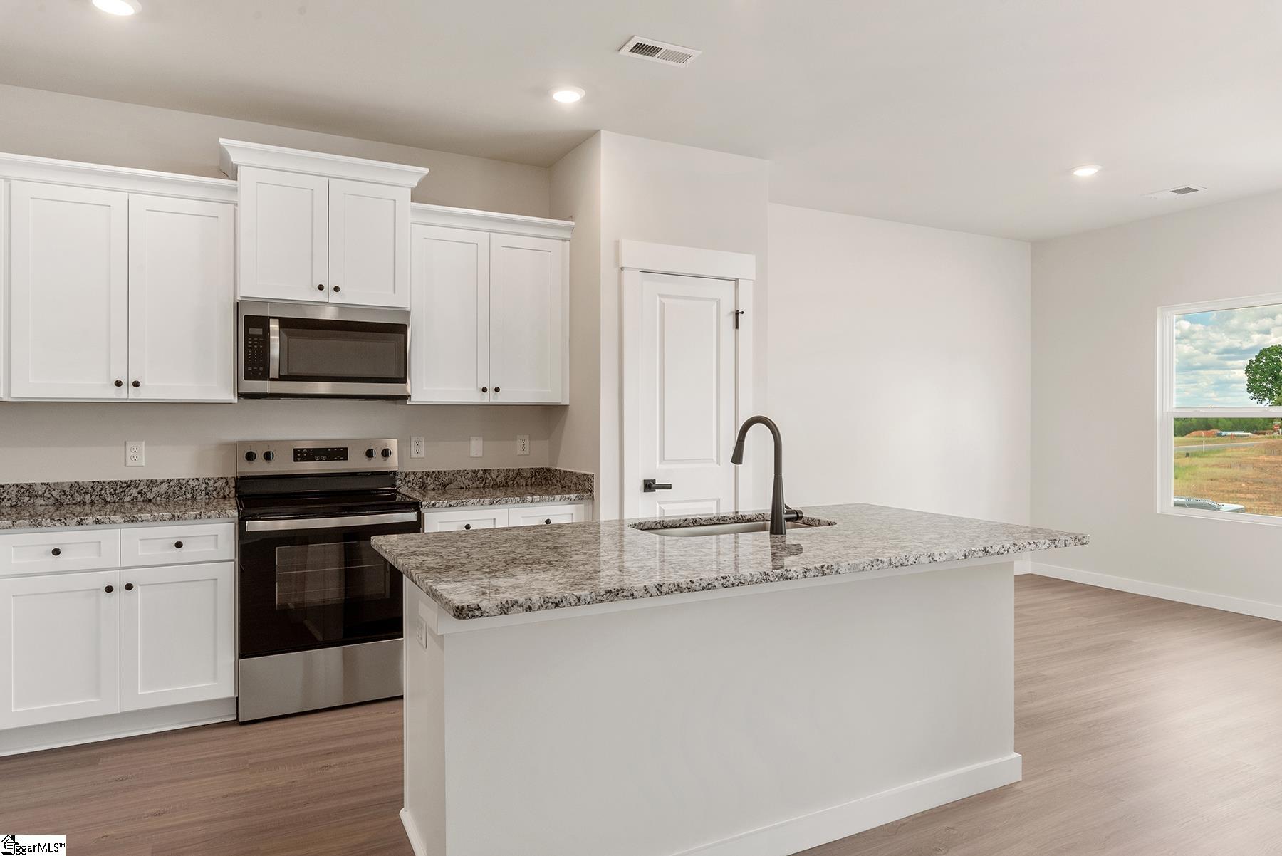 1208 Crested Iris Street Moore, SC 29369 - Photo 8 of 19