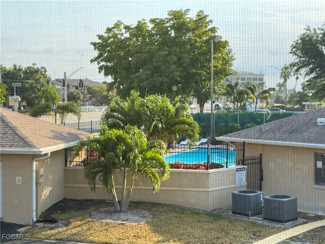 $1,200 | 5321 Summerlin Road, Unit 2111, Fort Myers, FL 33919