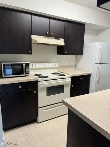 $1,200 | 5321 Summerlin Road, Unit 2111, Fort Myers, FL 33919