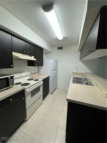 $1,200 | 5321 Summerlin Road, Unit 2111, Fort Myers, FL 33919