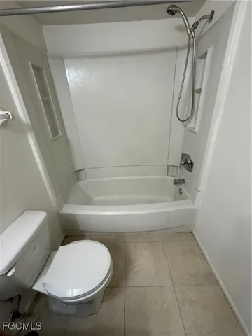 $1,200 | 5321 Summerlin Road, Unit 2111, Fort Myers, FL 33919