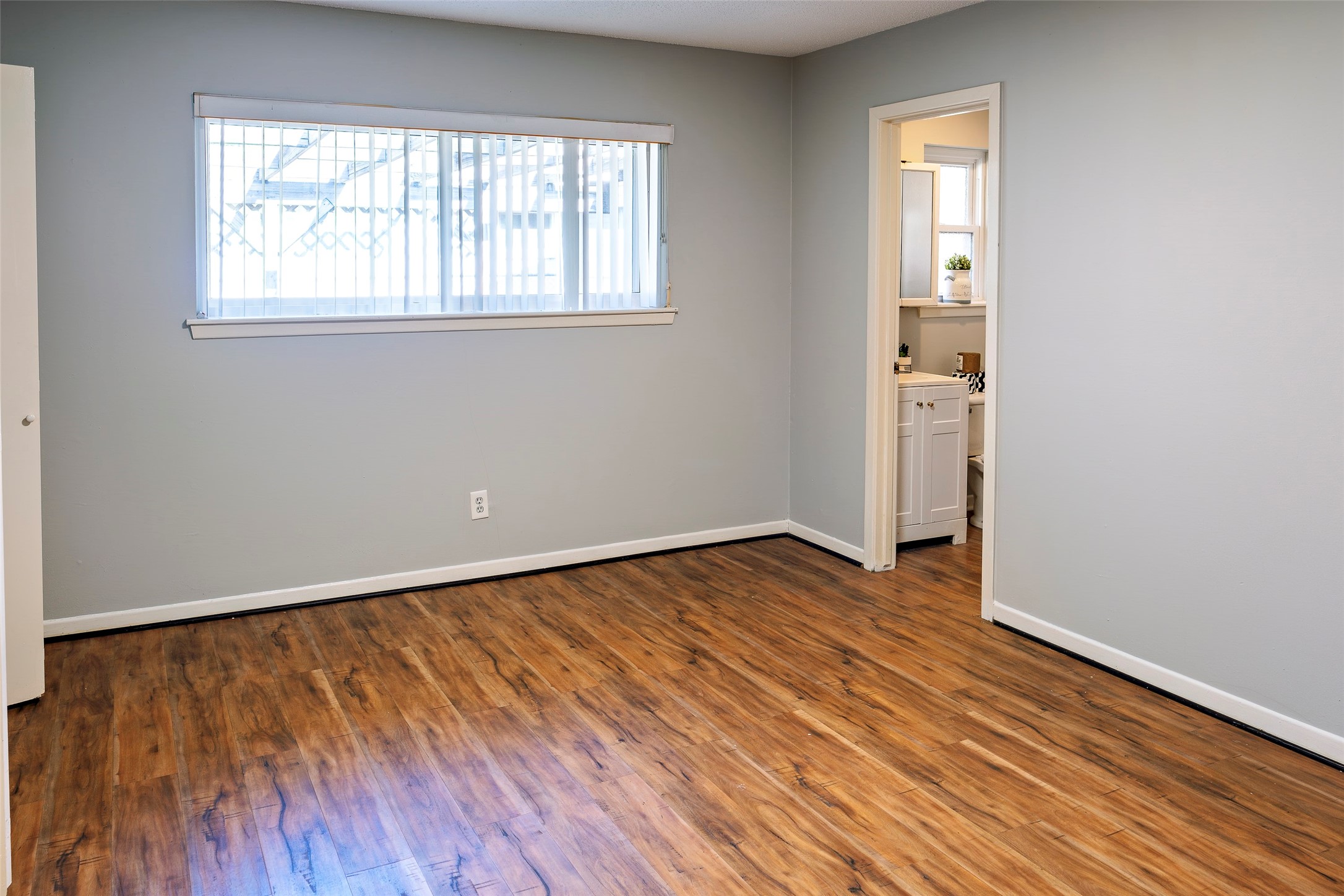 408 Travis Street Webster, TX 77598 - Photo 15 of 20 Master bedroom
