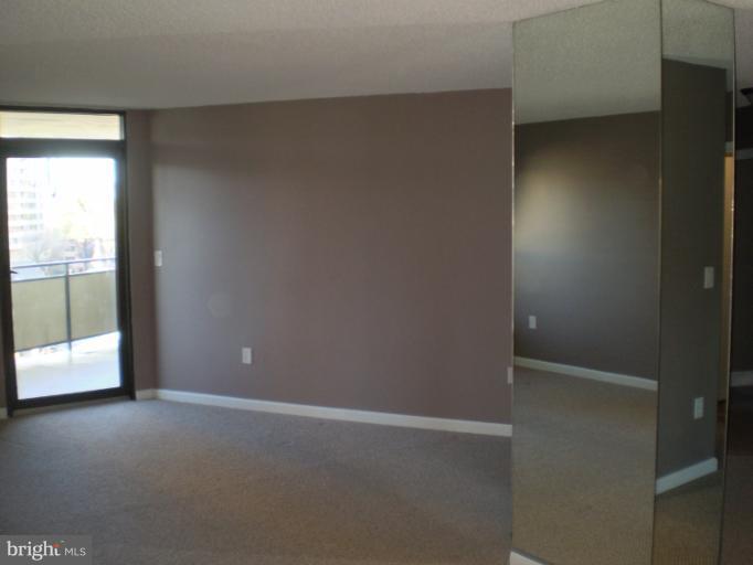 205 East Joppa Road, Unit 801 Towson, MD 21286 - Photo 10 of 16 Living Room