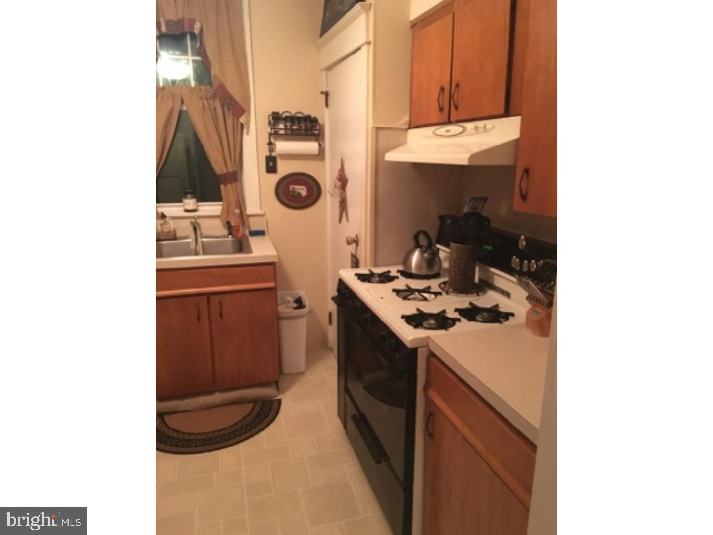 295 B Street Carneys Point, NJ 08069 - Photo 5 of 11 Kitchen