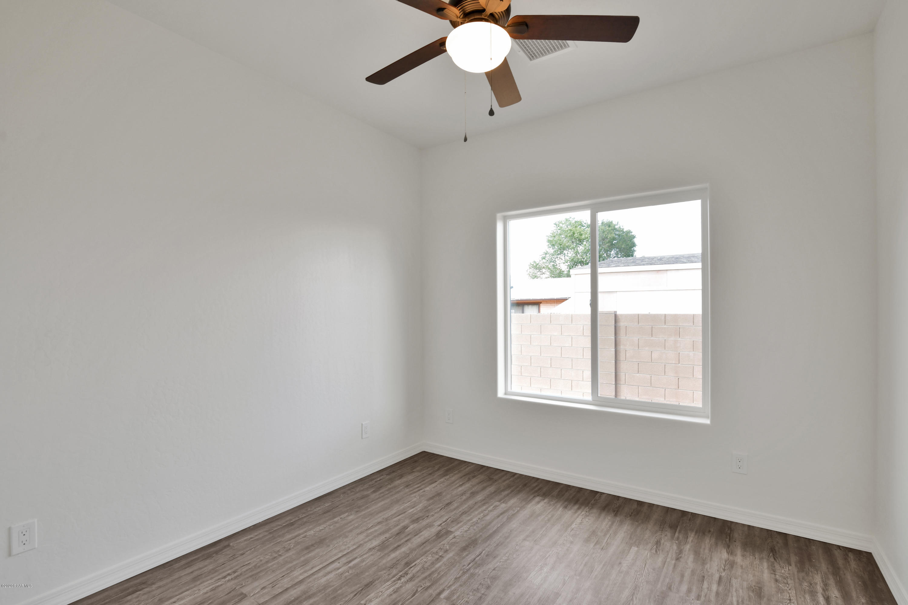 8362 Florentine Road Prescott Valley, AZ 86314 - Photo 11 of 39 Unit A Guest Bedroom 1
