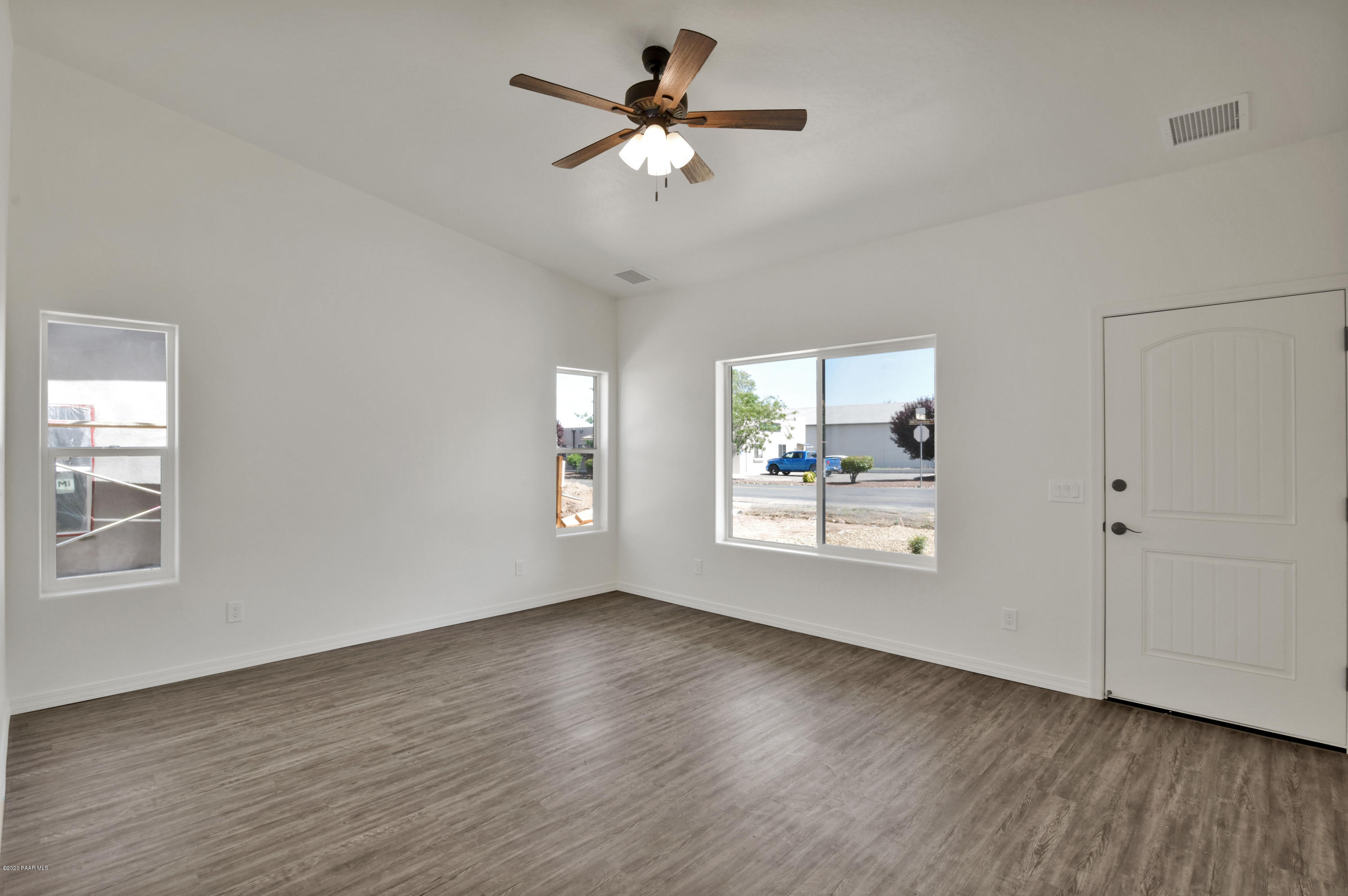 8362 Florentine Road Prescott Valley, AZ 86314 - Photo 17 of 39 Unit B Living Room 1