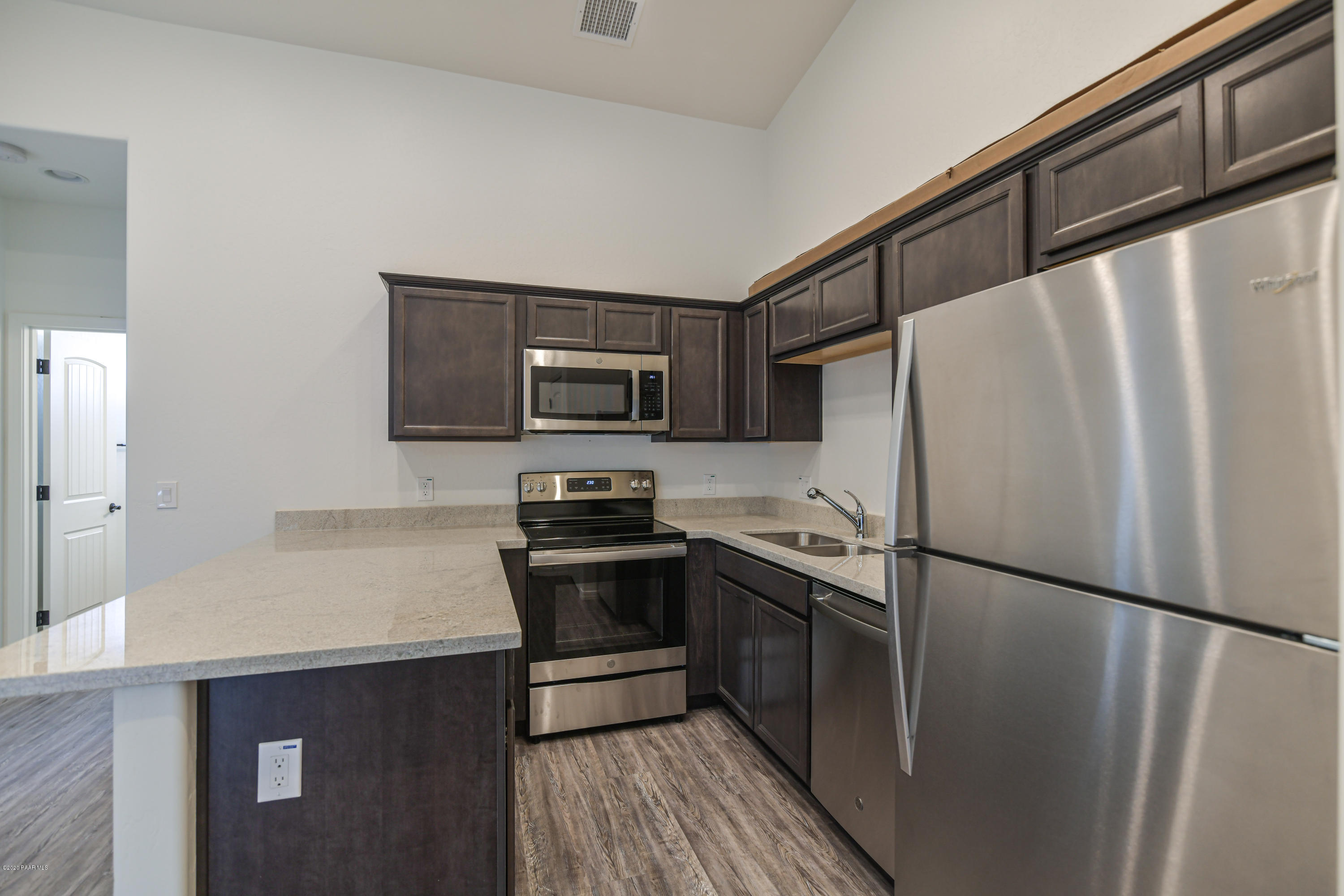 8362 Florentine Road Prescott Valley, AZ 86314 - Photo 22 of 39 Unit B Kitchen 3