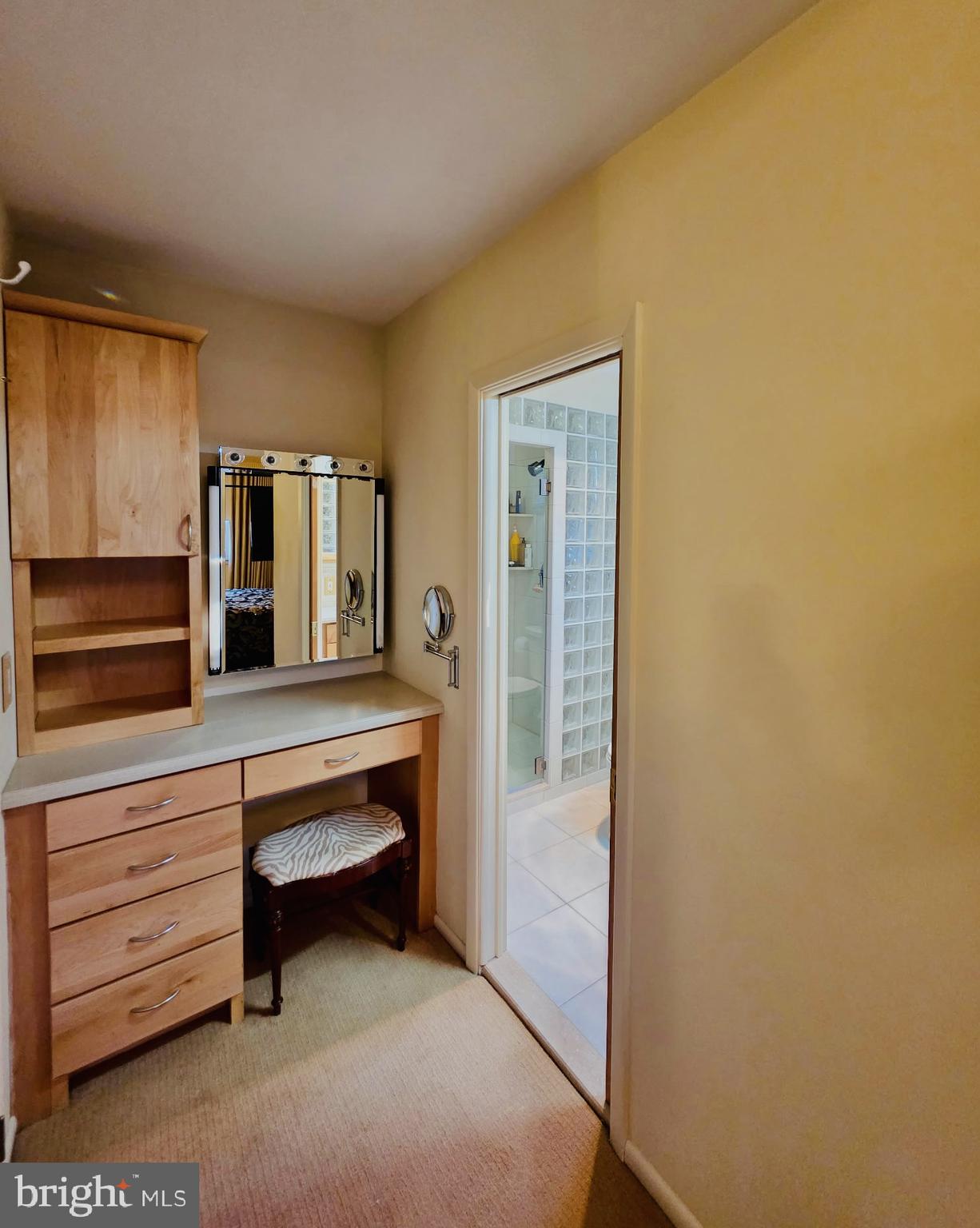 992 Sheffield Lane Huntingdon Valley, PA 19006 - Photo 20 of 31 a room with furniture and wooden floors