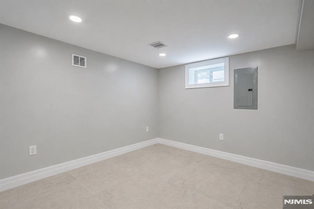 67 Melody Hill Road Clifton, NJ 07013 - Photo 18 of 25