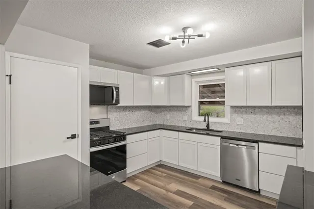 $259,900 | 5412 Northeast 56th Place, Kansas City, MO 64119