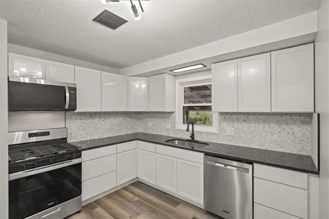 $259,900 | 5412 Northeast 56th Place, Kansas City, MO 64119