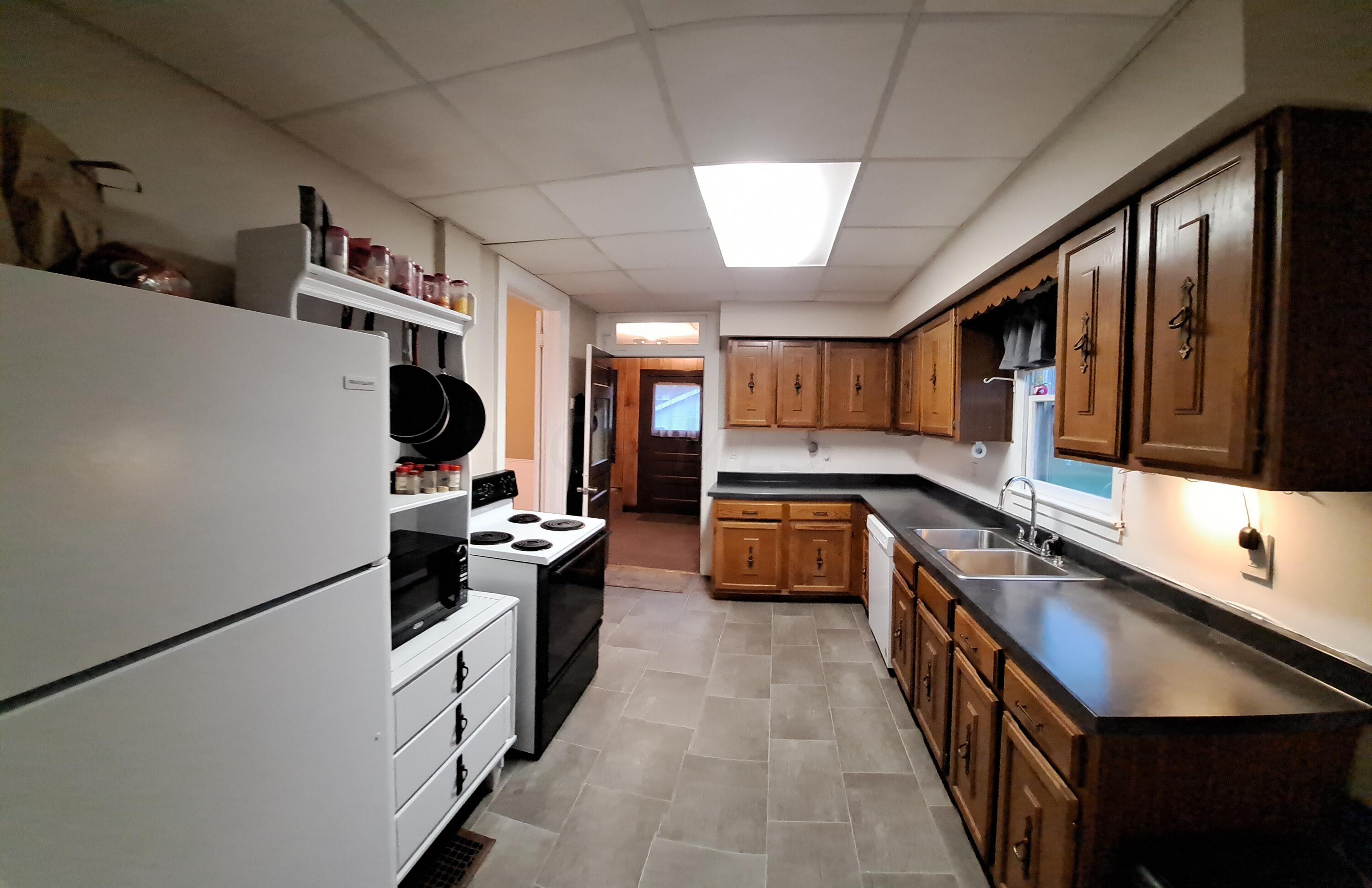 76 Commodore Street Newark, OH 43055 - Photo 18 of 53 Kitchen
