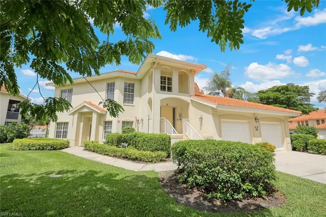 $798,000 | 898 Egrets Run, Unit 201, Naples, FL 34108