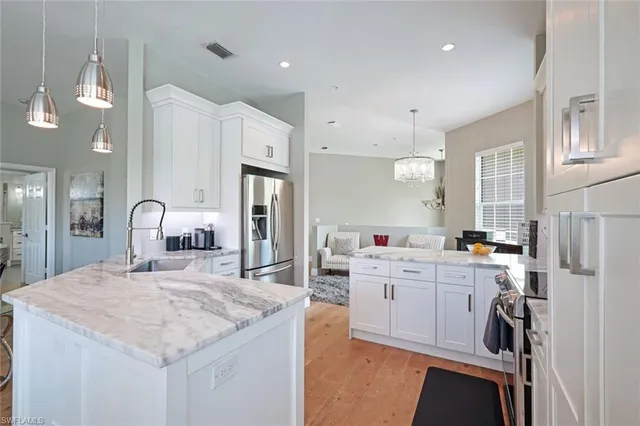 $798,000 | 898 Egrets Run, Unit 201, Naples, FL 34108