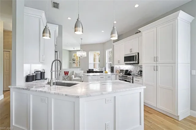 $798,000 | 898 Egrets Run, Unit 201, Naples, FL 34108