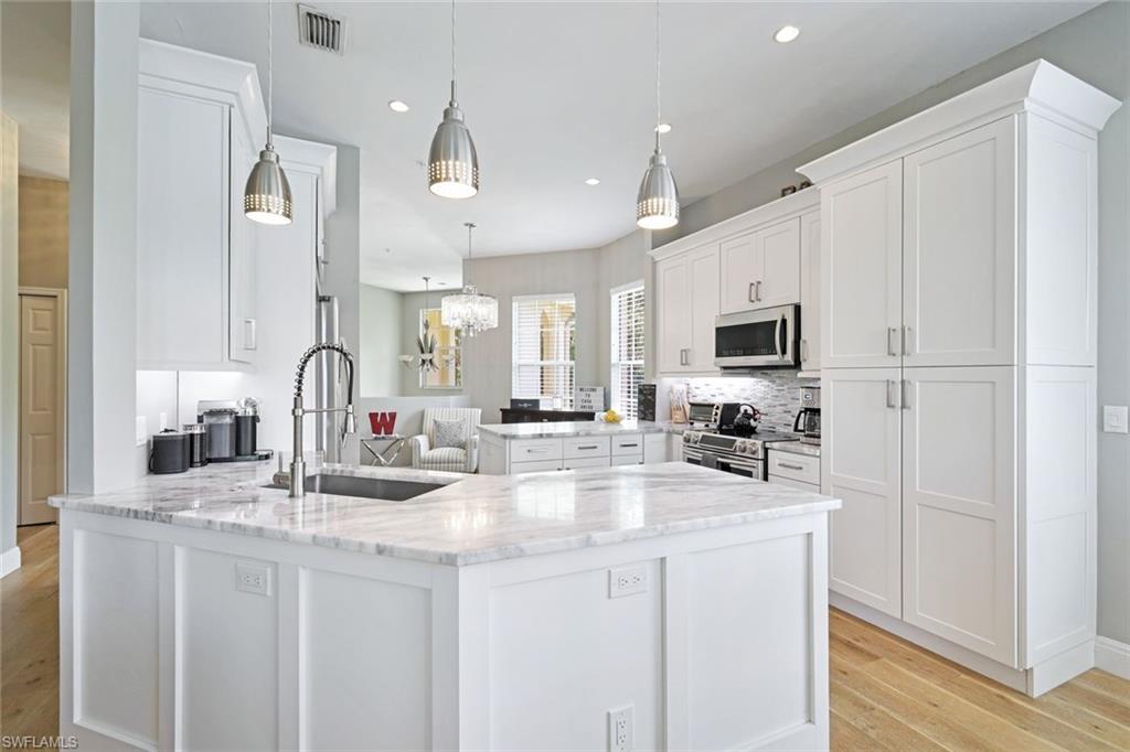 898 Egrets Run, Unit 201 Naples, FL 34108 - Photo 8 of 25