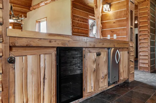 a view of a entryway of the building