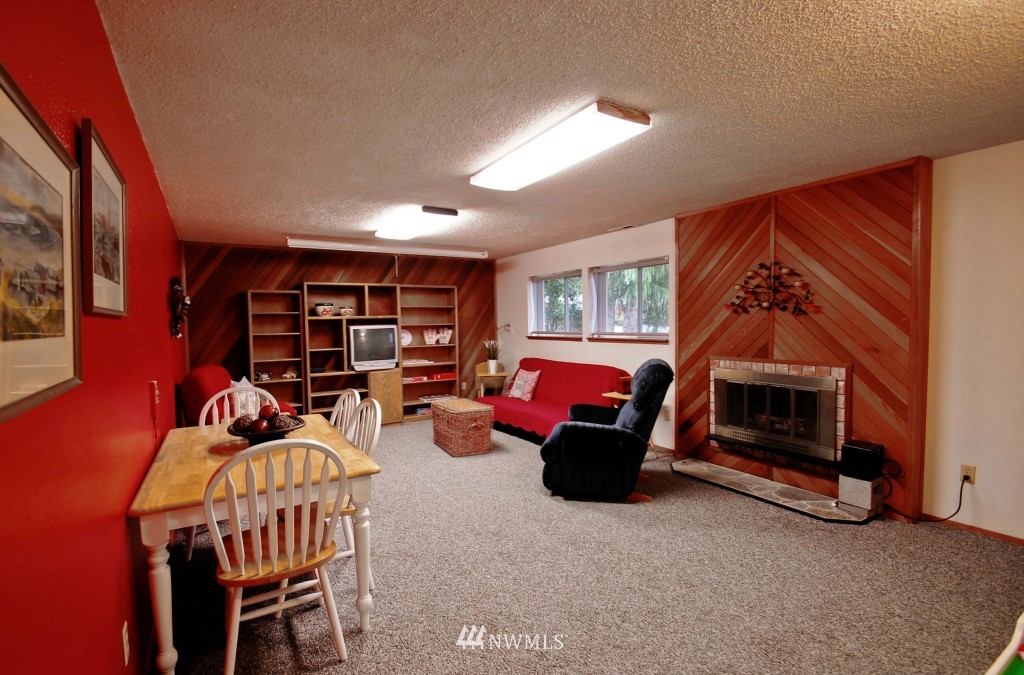 15946 Southeast 176th Place Renton, WA 98058 - Photo 13 of 21 Gallery Image 13