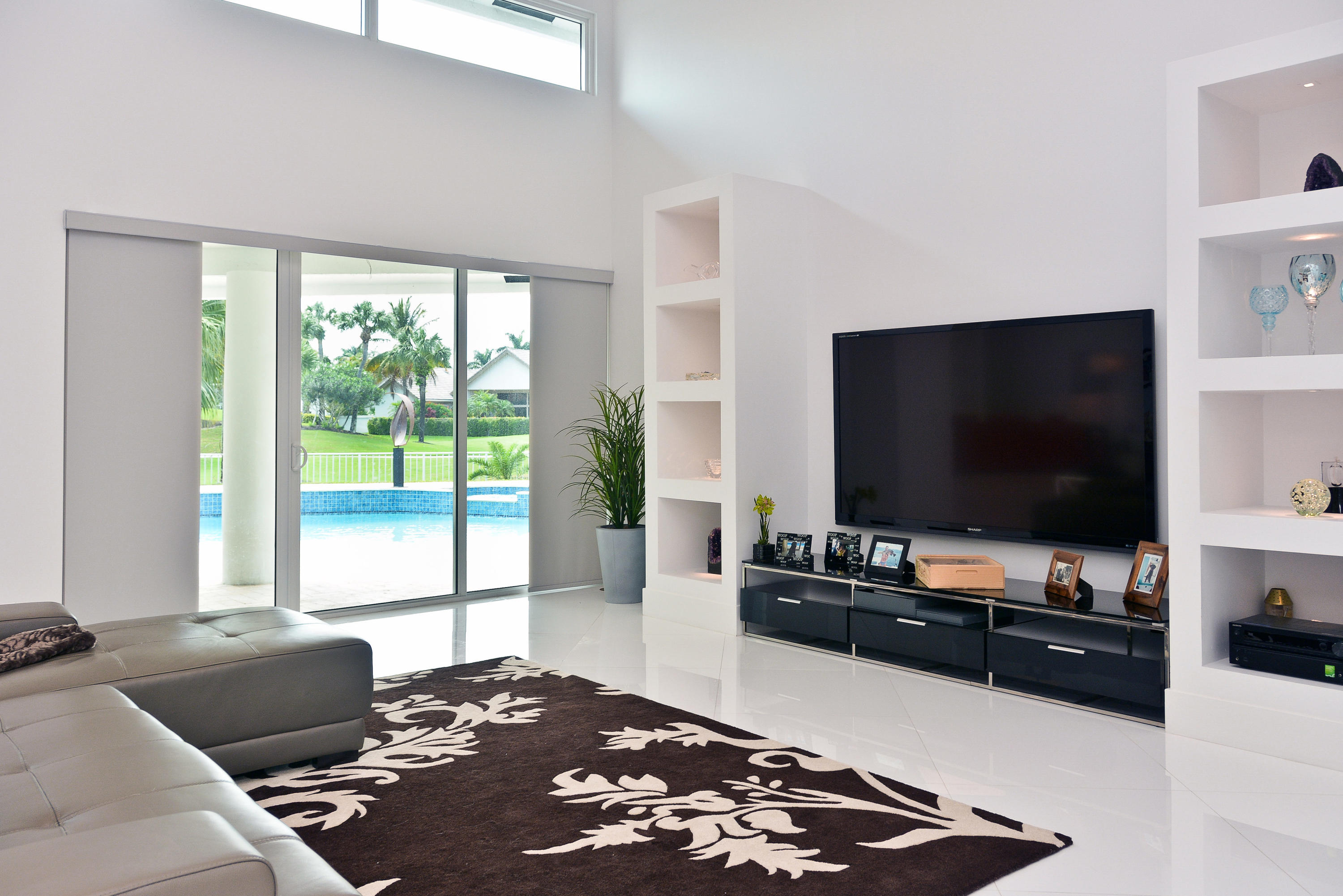 17155 Whitehaven Drive Boca Raton, FL 33496 - Photo 3 of 12 TV Area / Den