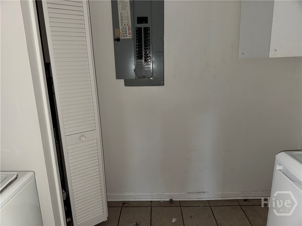910 Staley Avenue Savannah, GA 31405 - Photo 6 of 17