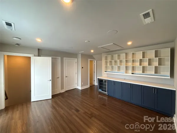 $3,900 | 17023 Soho Drive, Charlotte, NC 28204