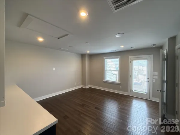 $3,900 | 17023 Soho Drive, Charlotte, NC 28204