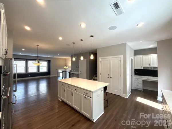 $3,900 | 17023 Soho Drive, Charlotte, NC 28204