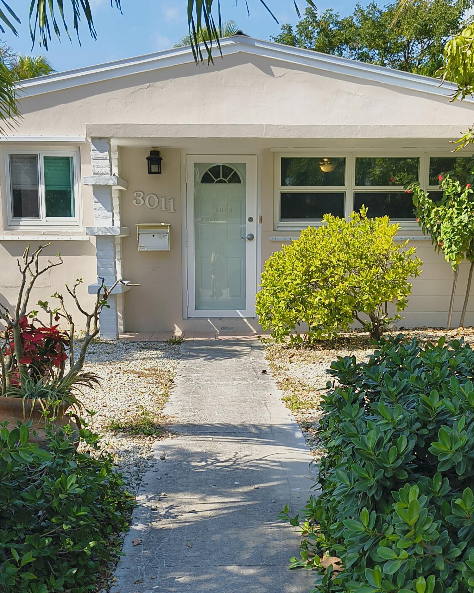 3011 Riviera Drive Key West, FL 33040 - Photo 3 of 29 House Front
