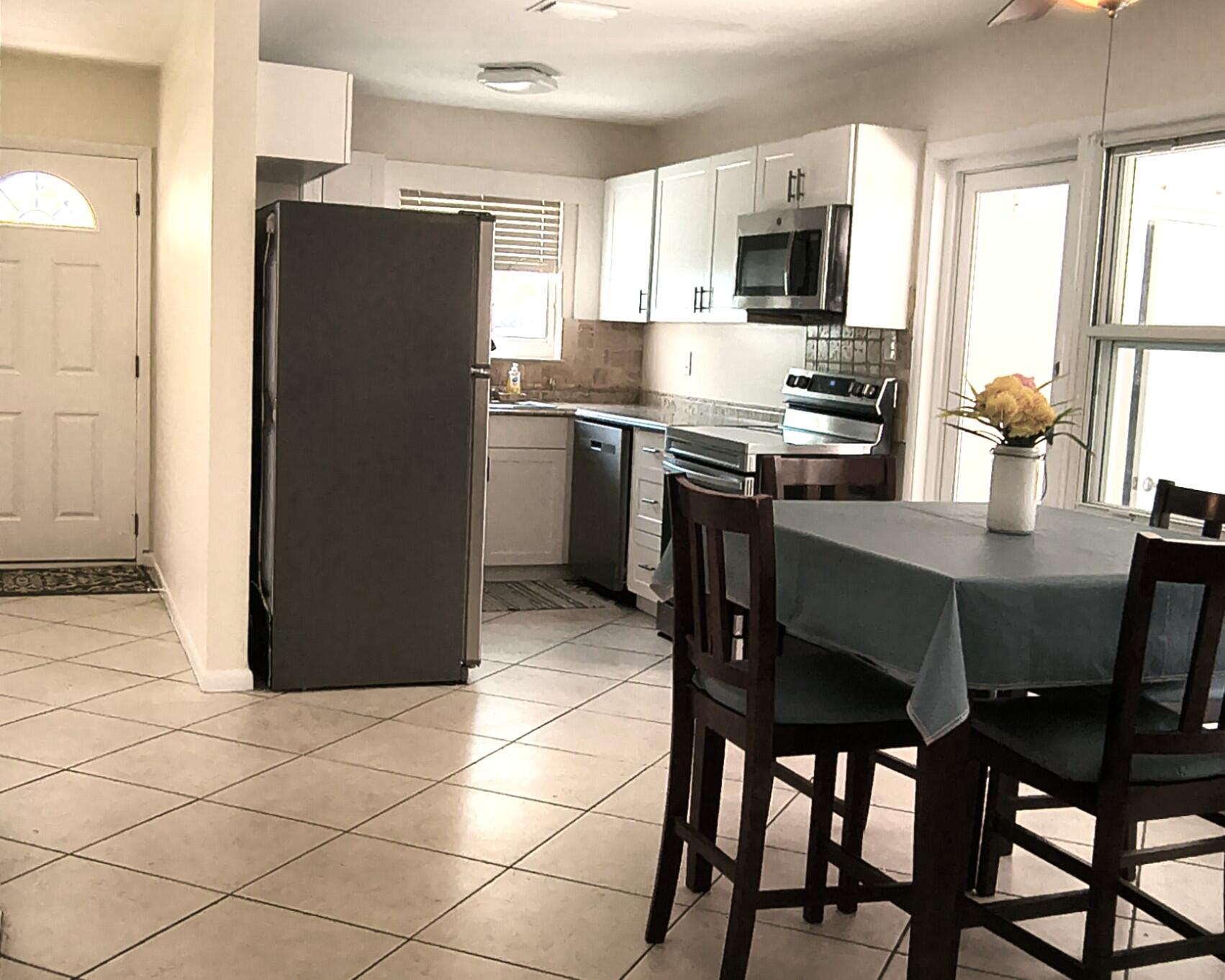 3011 Riviera Drive Key West, FL 33040 - Photo 8 of 29 Kitchen/Dining