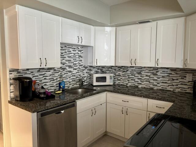 1911 Northeast 27th Court, Unit 13 Lighthouse Point, FL 33064 - Photo 19 of 48 IMG_0044