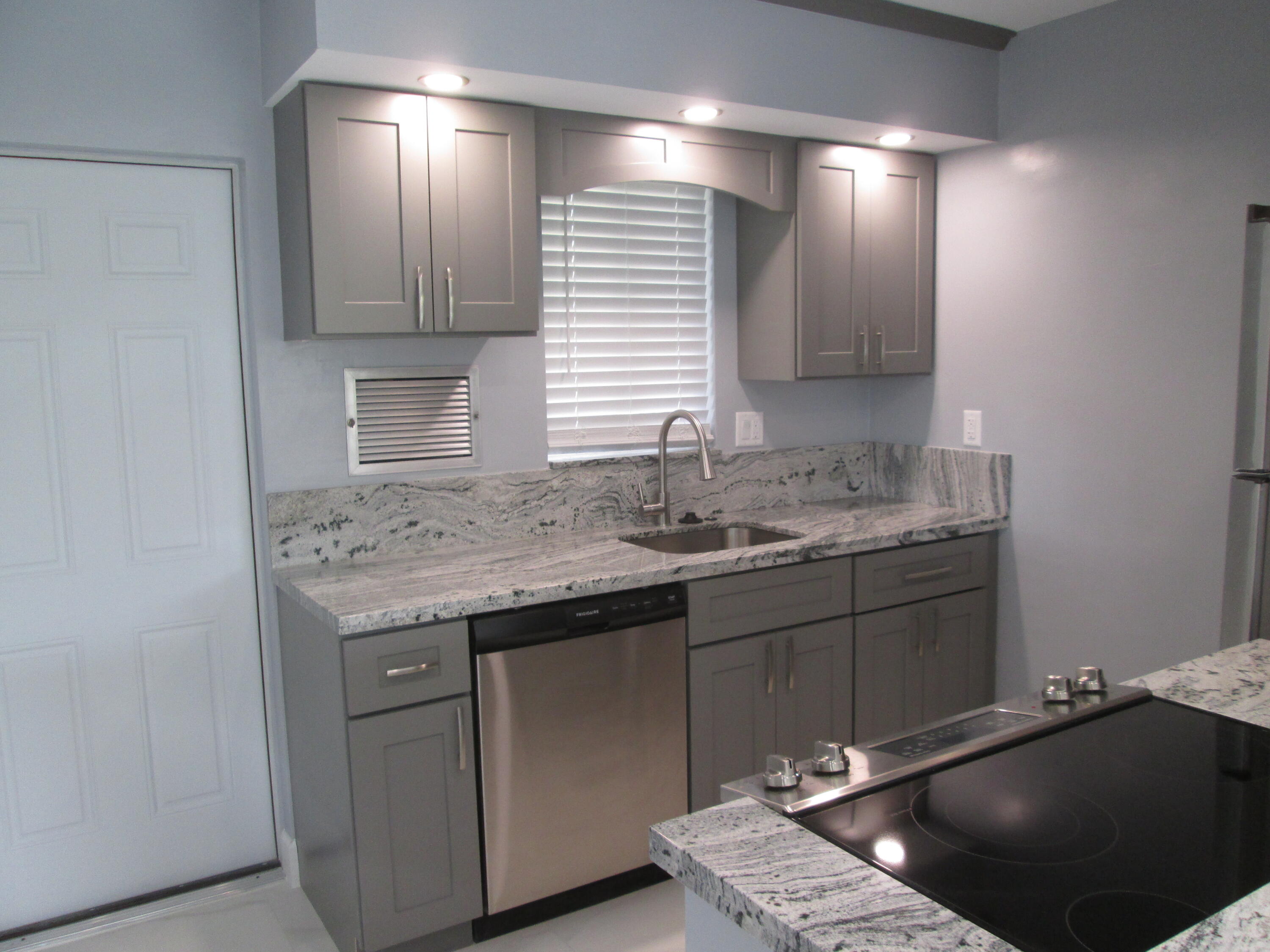 1911 Northeast 27th Court, Unit 13 Lighthouse Point, FL 33064 - Photo 30 of 48 IMG_2800