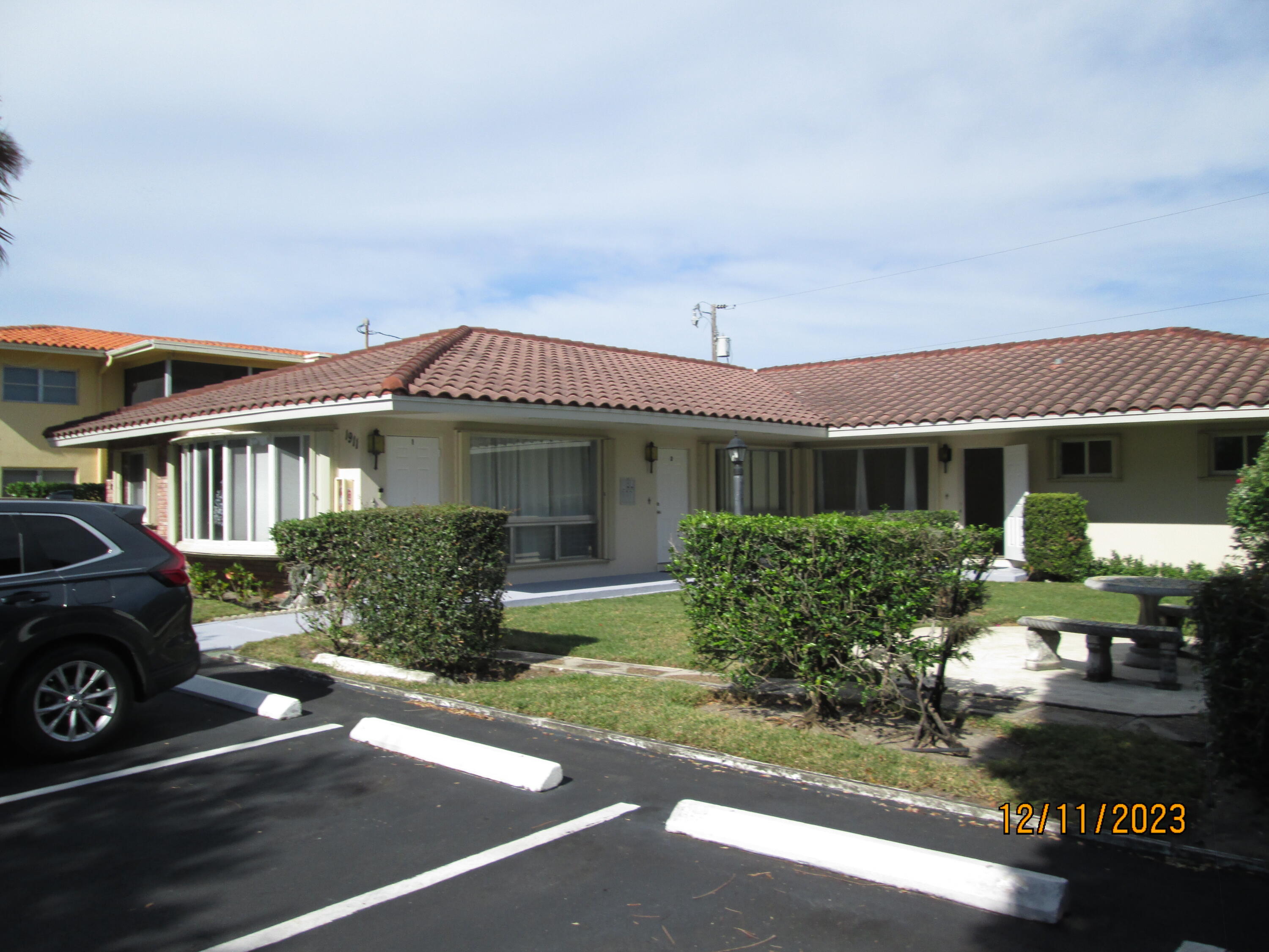 1911 Northeast 27th Court, Unit 13 Lighthouse Point, FL 33064 - Photo 8 of 48 023