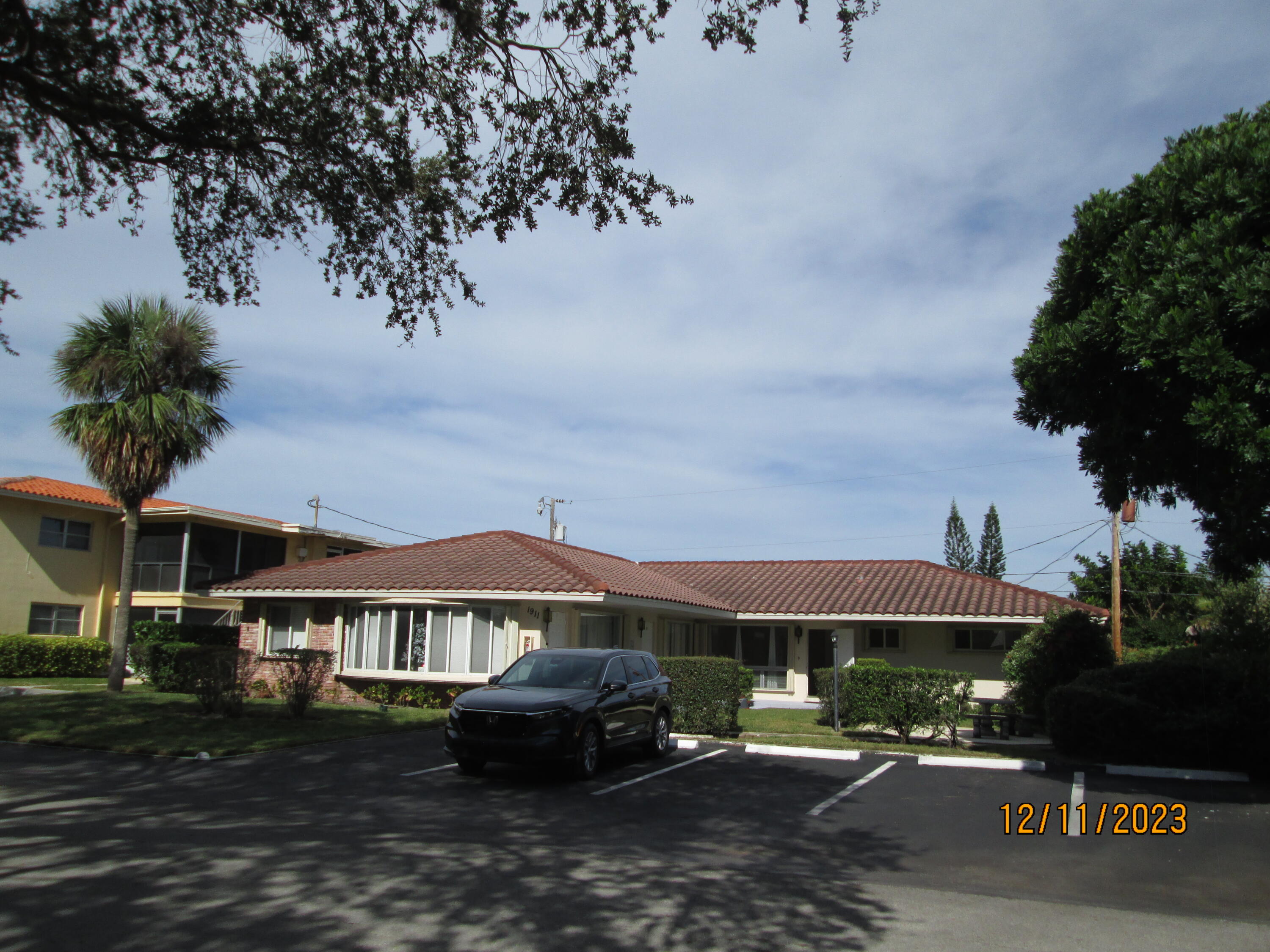 1911 Northeast 27th Court, Unit 13 Lighthouse Point, FL 33064 - Photo 10 of 48 029