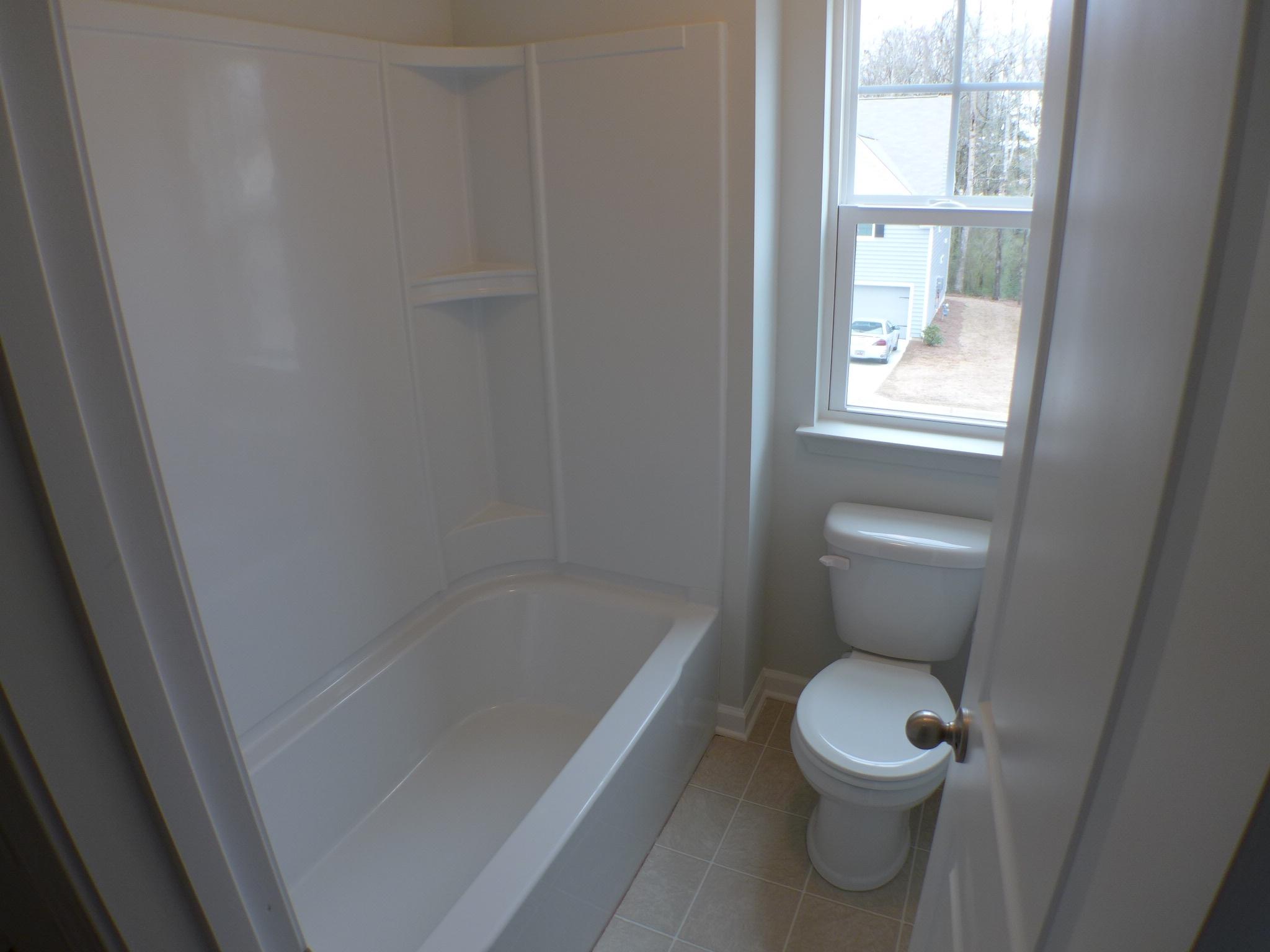 152 Hickory Ridge Way Summerville, SC 29483 - Photo 35 of 43 Upstairs BTH T/S