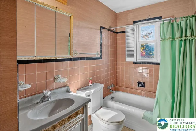 $235,000 | 148 West Brookdale Street, Allentown, PA 18103