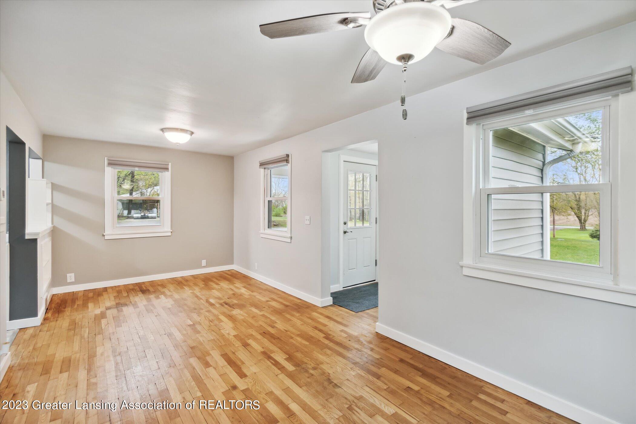 3318 West Howell Road Mason, MI 48854 - Photo 7 of 53 10-3318-W-Howell-Rd-Mason-MI-48854-Windo