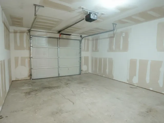 $1,950 | 21155 Gosling Road, Unit 7B, Spring, TX 77388