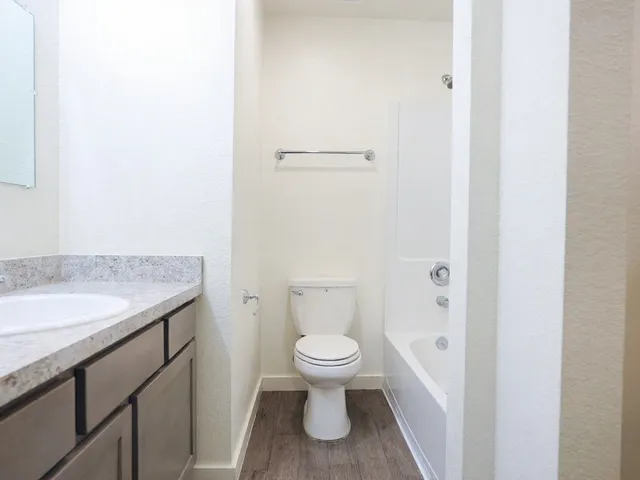 $1,950 | 21155 Gosling Road, Unit 7B, Spring, TX 77388