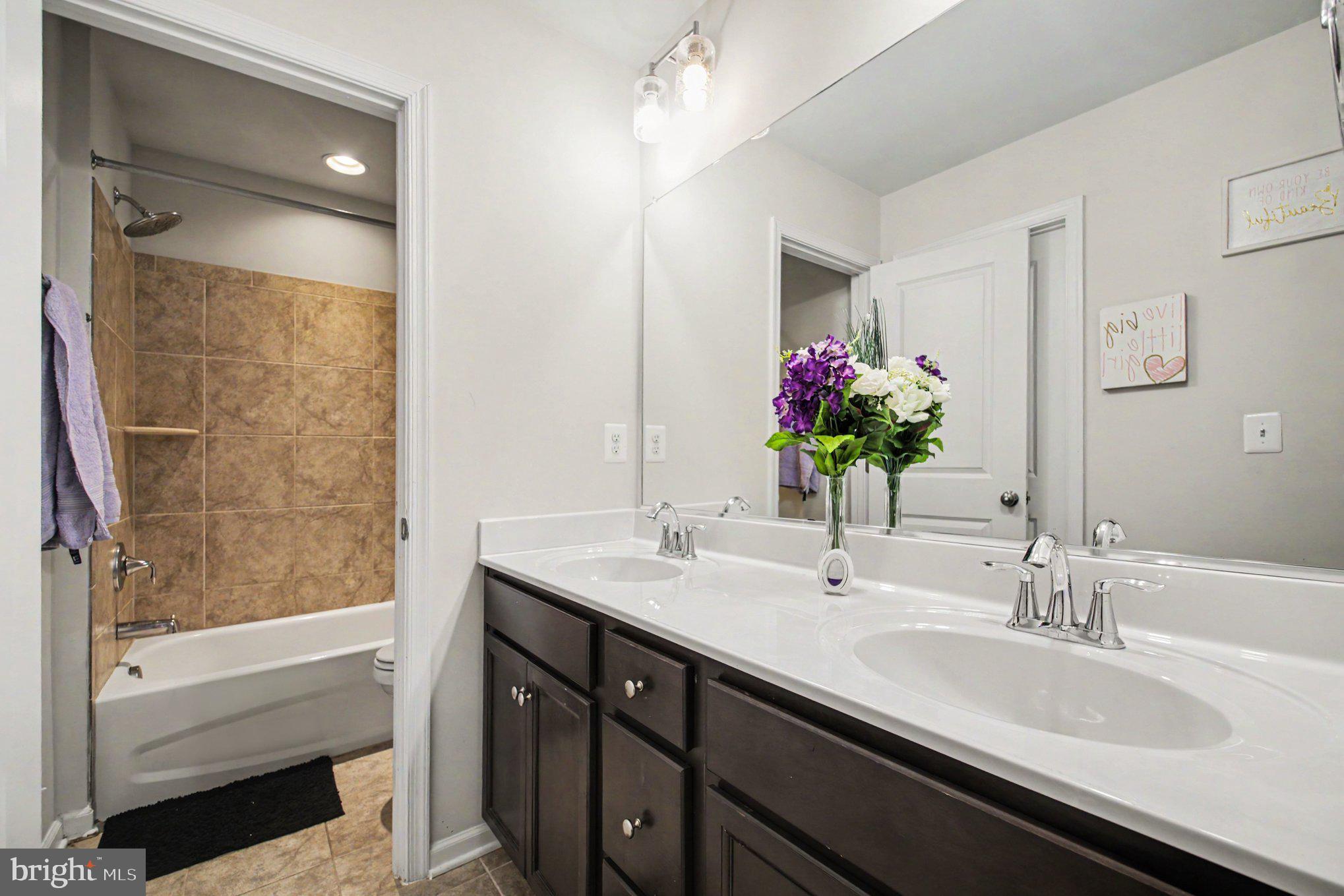 486 Holly Corner Road Fredericksburg, VA 22406 - Photo 28 of 34 Upper Level Full Bath
